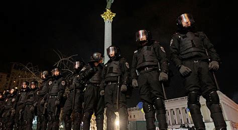 U­k­r­a­y­n­a­ ­p­o­l­i­s­i­n­d­e­n­ ­g­e­c­e­ ­b­a­s­k­ı­n­ı­
